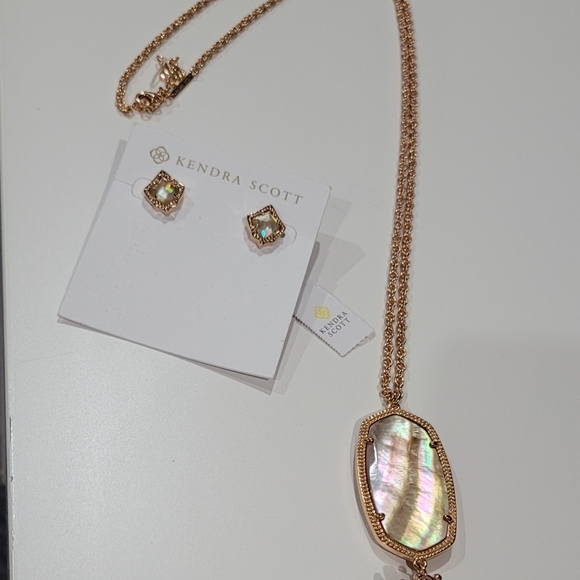 Kendra Scott Rose Gold Necklace Stud Earring Set - Picture 4 of 16